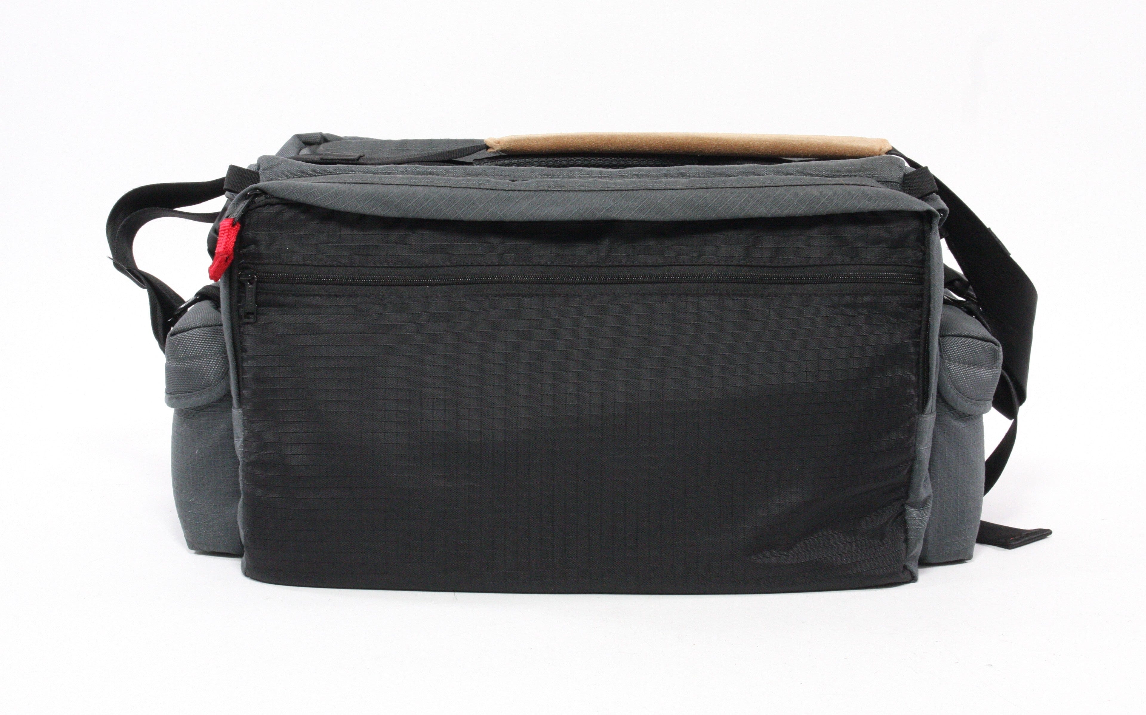 Tamrac Shoulder Bag ID 17x10x10 Inches (made in USA)