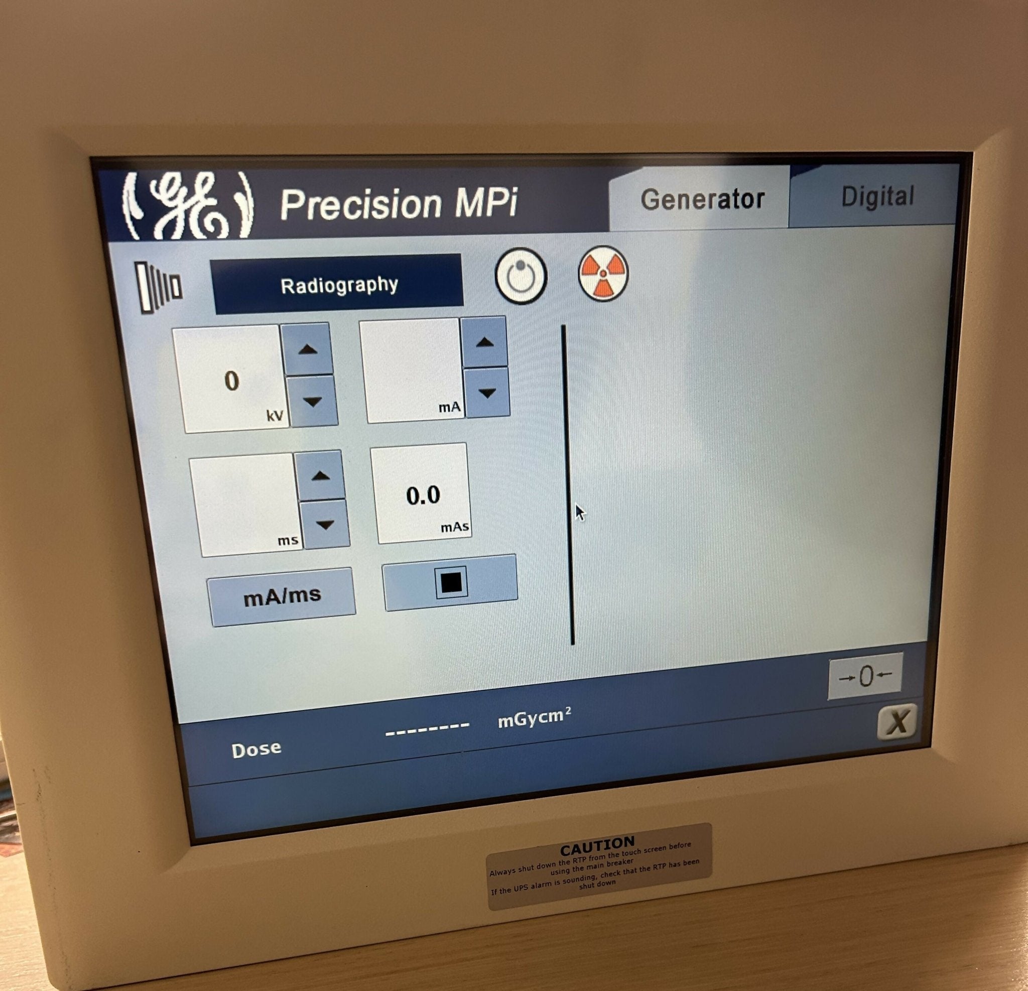 TOUCHSCREEN MONITOR VIA EDEN 667MHz (PPC-L126T GE/ADVANTECH