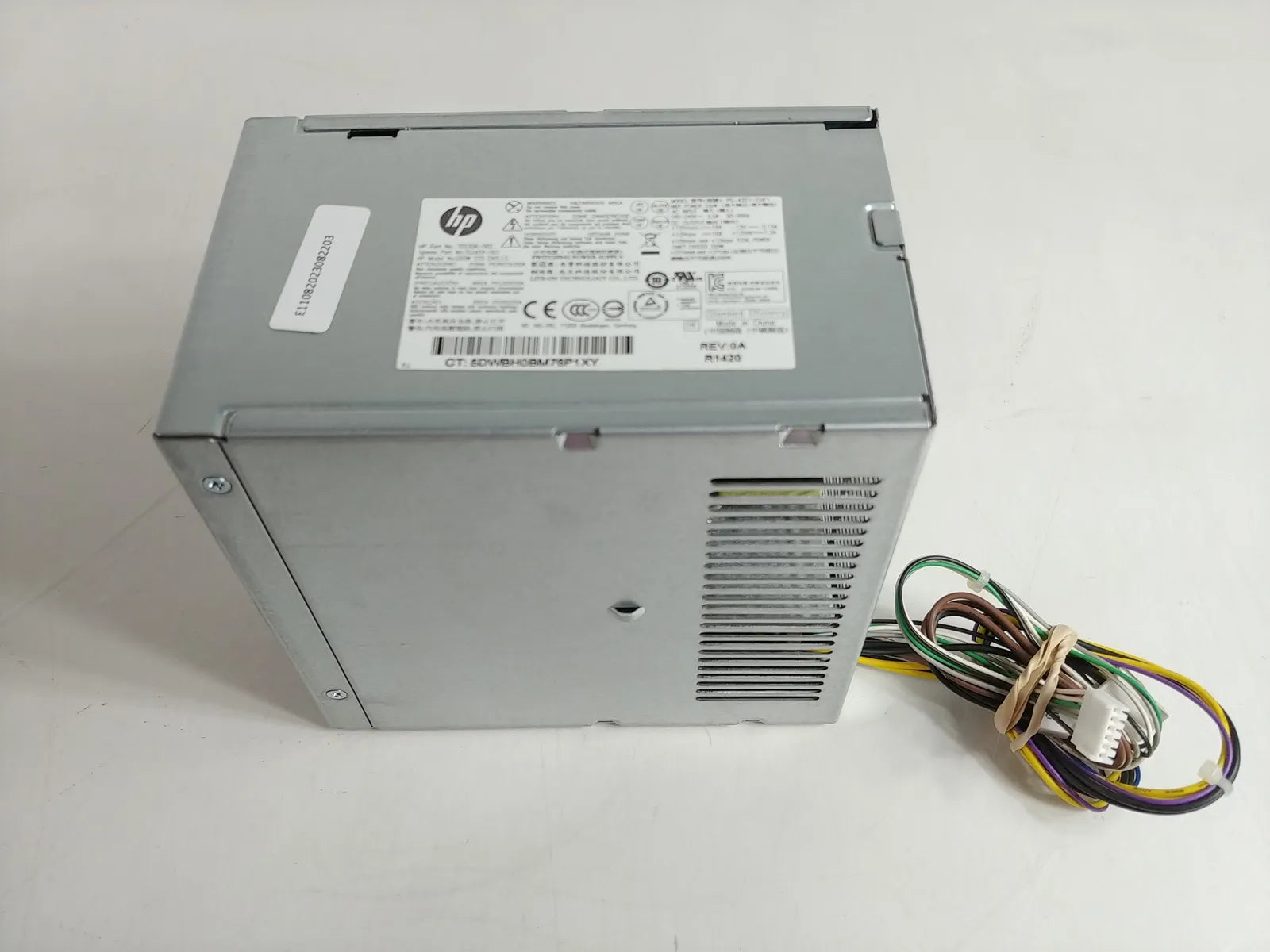 Fuente de alimentación de escritorio HP HP 702306-002 ProDesk 600 G1 320W 6 pines